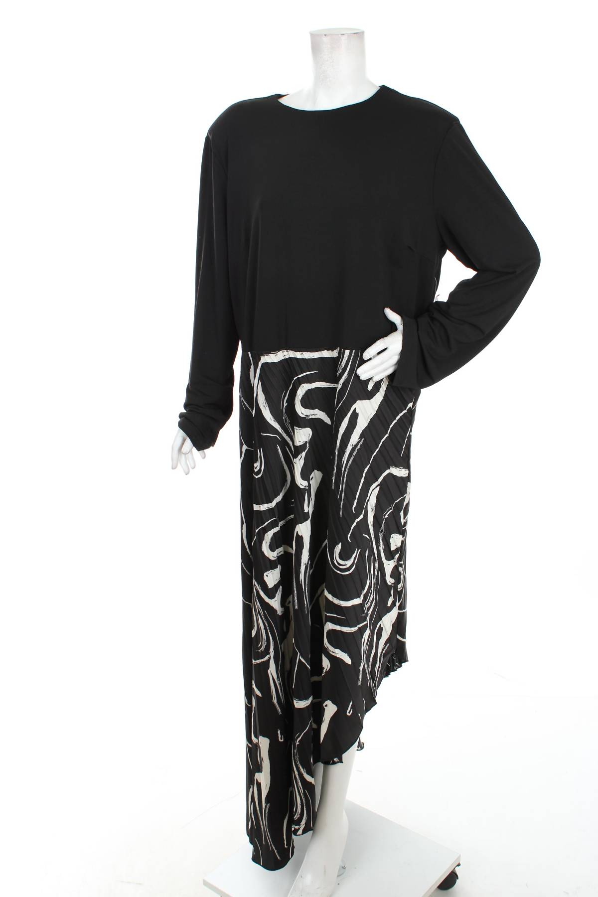 Рокля AX Paris1