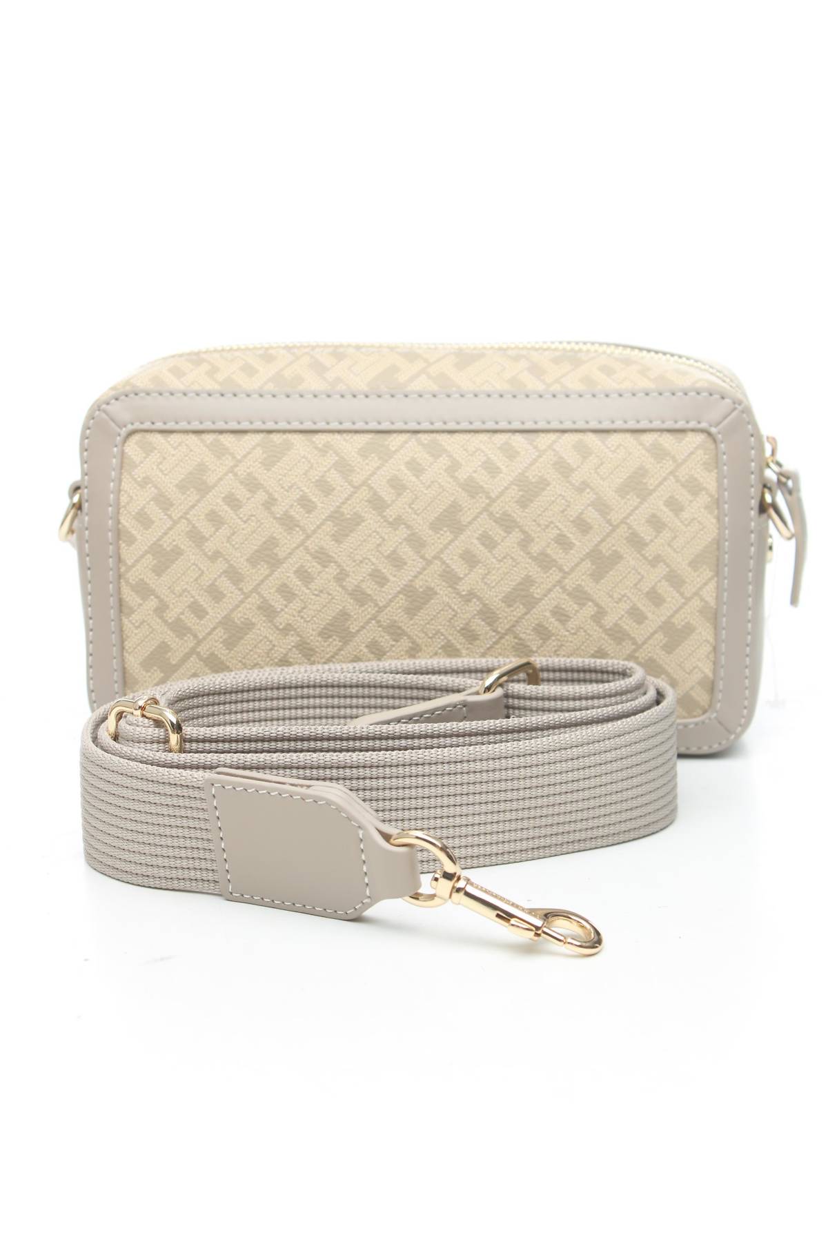 Дамска кожена чанта Tommy Hilfiger2 - Contour.bg Дамска кожена чанта Tommy Hilfiger2