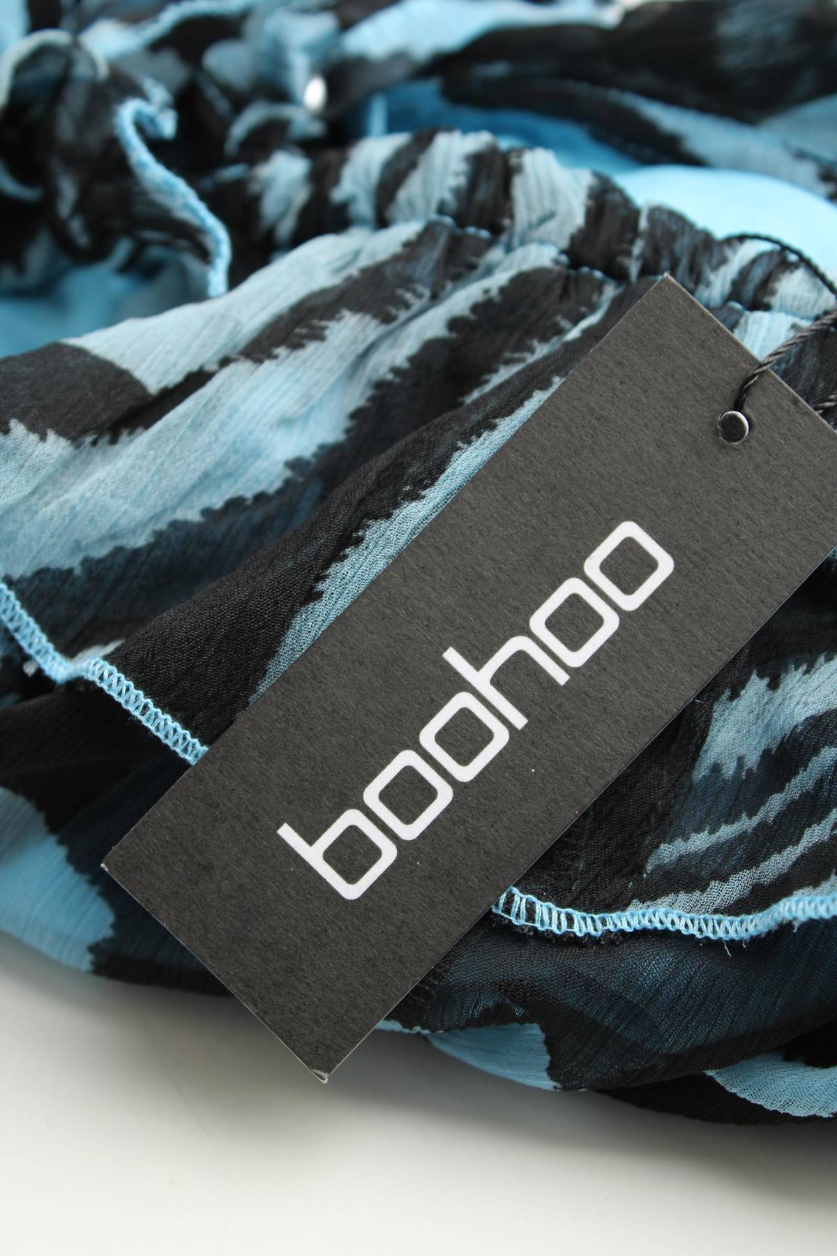 Рокля Boohoo3