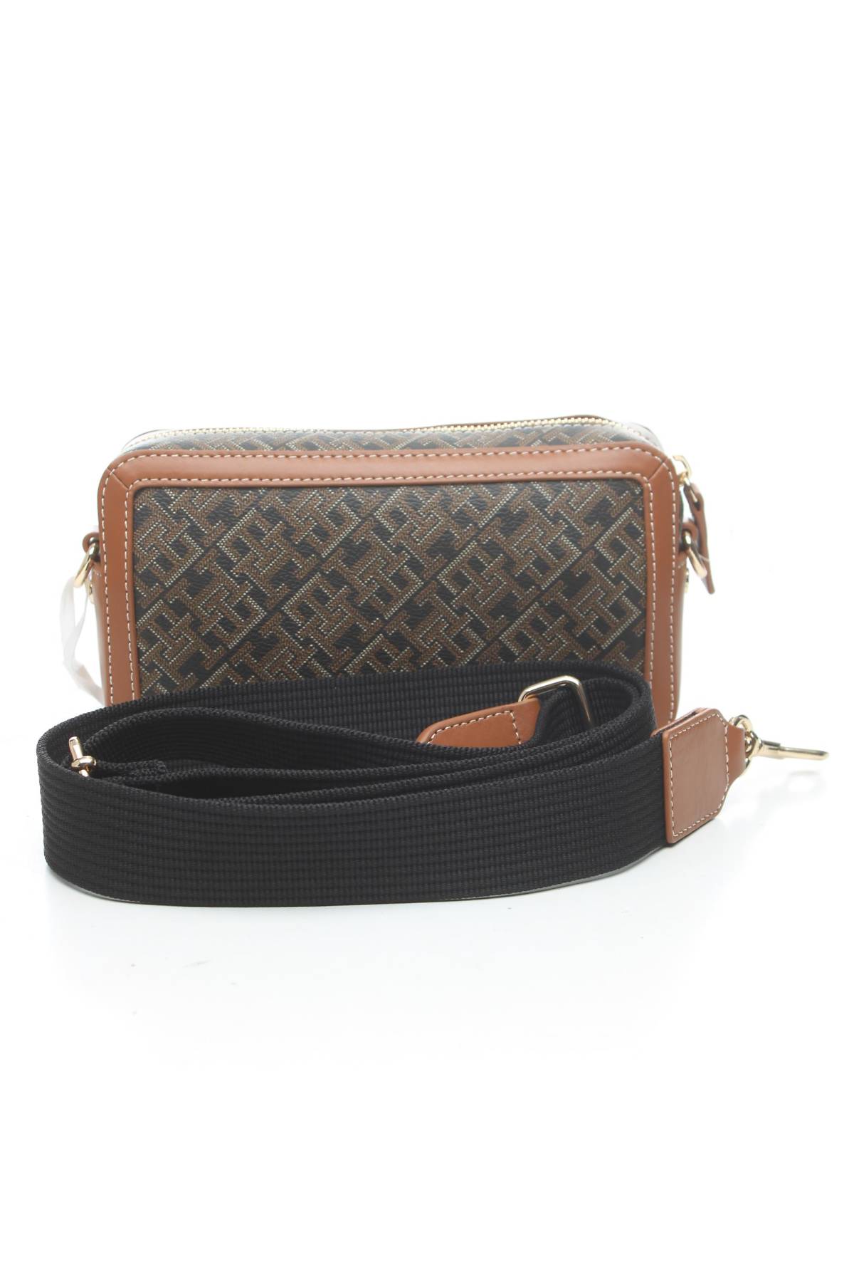 Дамска кожена чанта Tommy Hilfiger2 - Contour.bg Дамска кожена чанта Tommy Hilfiger2