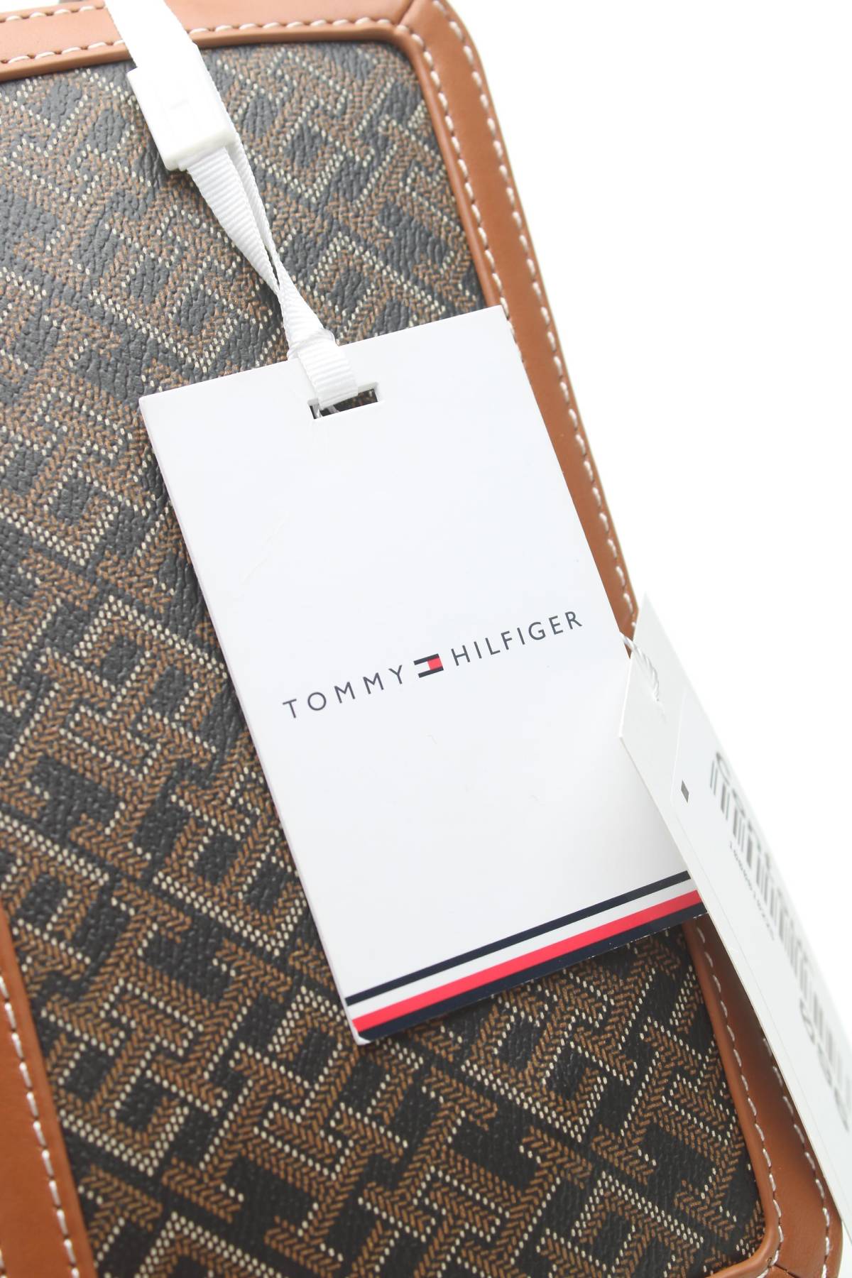 Дамска кожена чанта Tommy Hilfiger3 - Contour.bg Дамска кожена чанта Tommy Hilfiger3