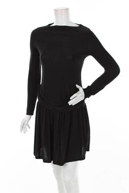 Рокля Boohoo1