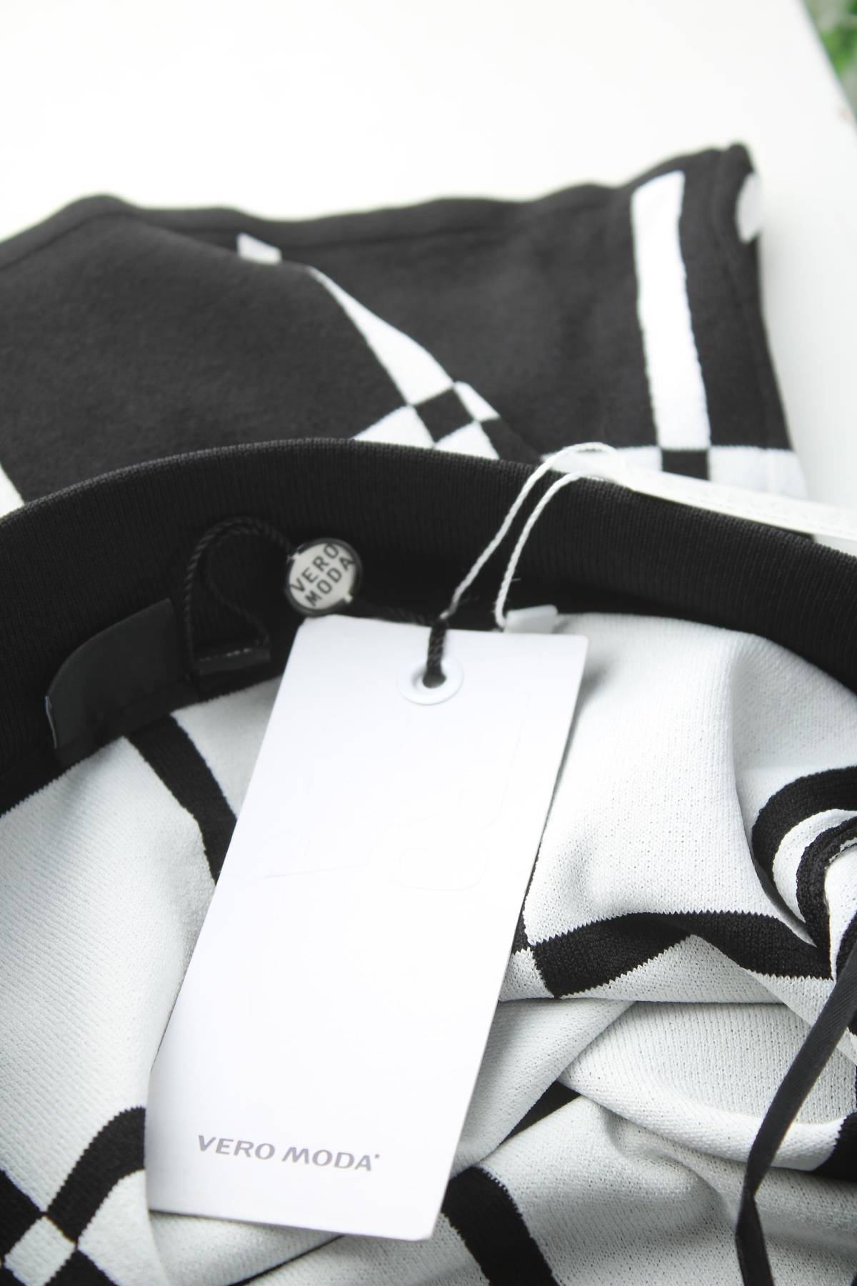 Φούστα Vero Moda3