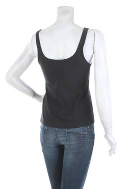 Γυνικείο αθλητικό αμάνικο Nike2