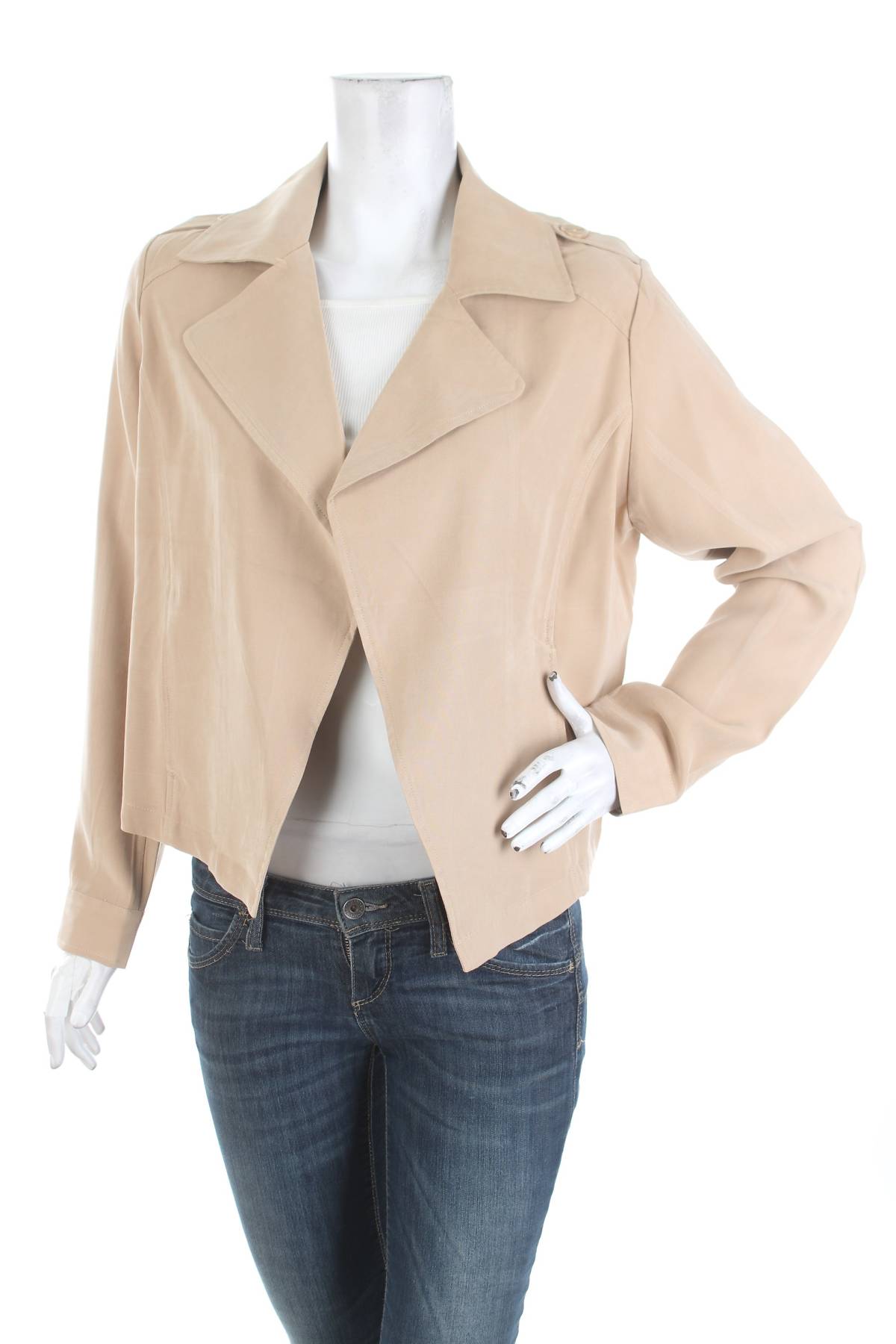 Дамско яке Guess1