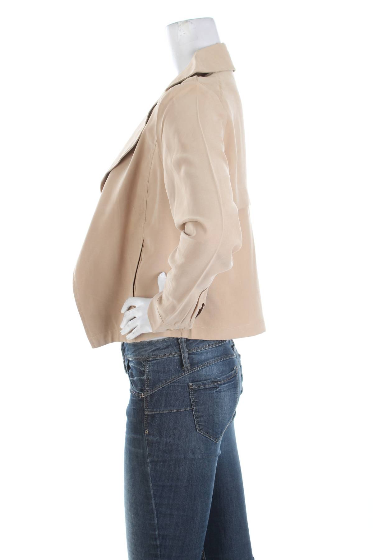 Дамско яке Guess4