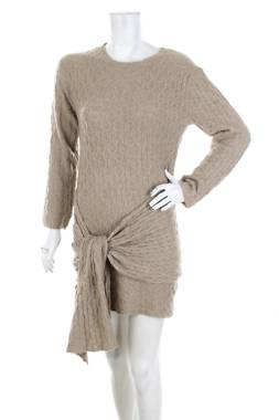 Рокля Boohoo1