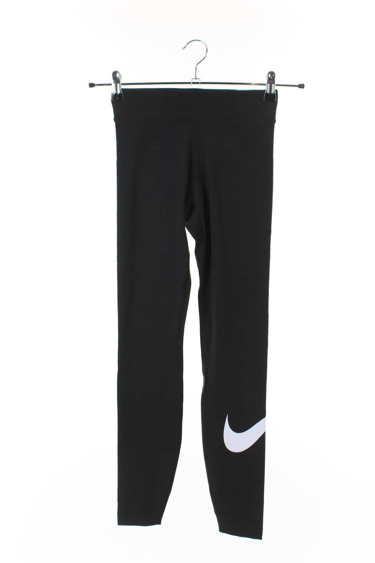 Дамски спортен клин Nike1