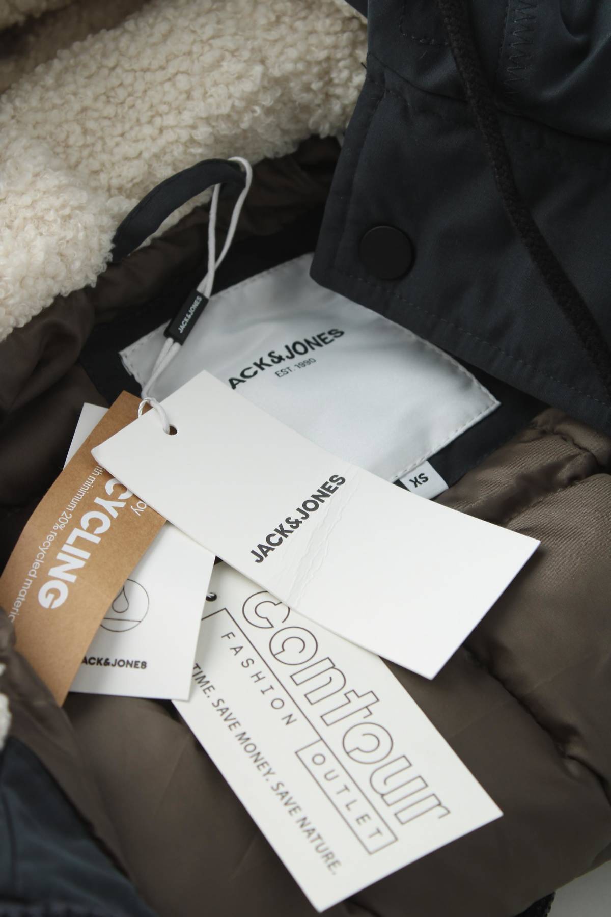 Мъжко яке Jack & Jones4 - Contour.bg Мъжко яке Jack & Jones4