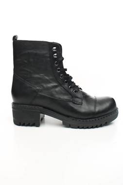 Дамски боти Step Glam1