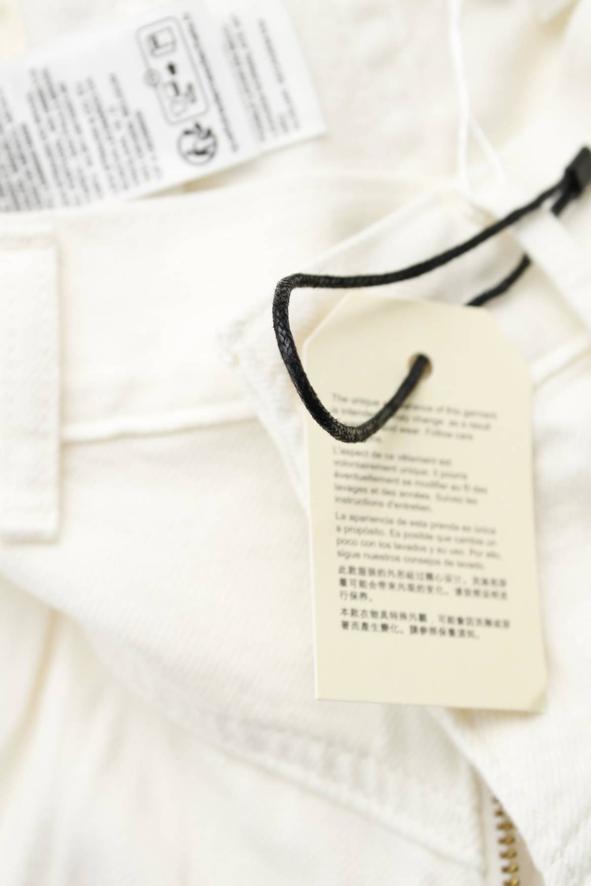 Γυναικεία τζιν σορτσάκια Levi's3 - Contourshop.gr Γυναικεία τζιν σορτσάκια Levi's3