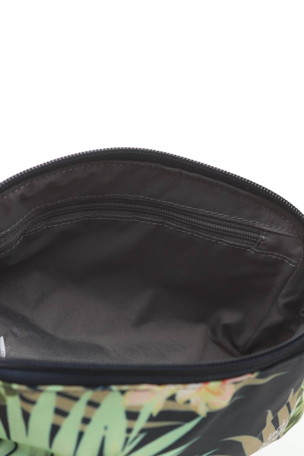 Несесер Jack Wolfskin3 - Contour.bg Несесер Jack Wolfskin3