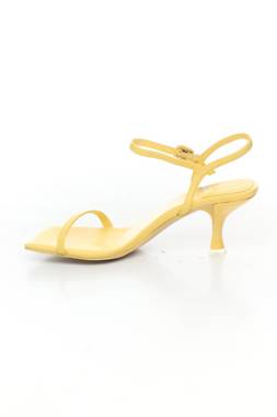 Σανδάλια Jeffrey Campbell2
