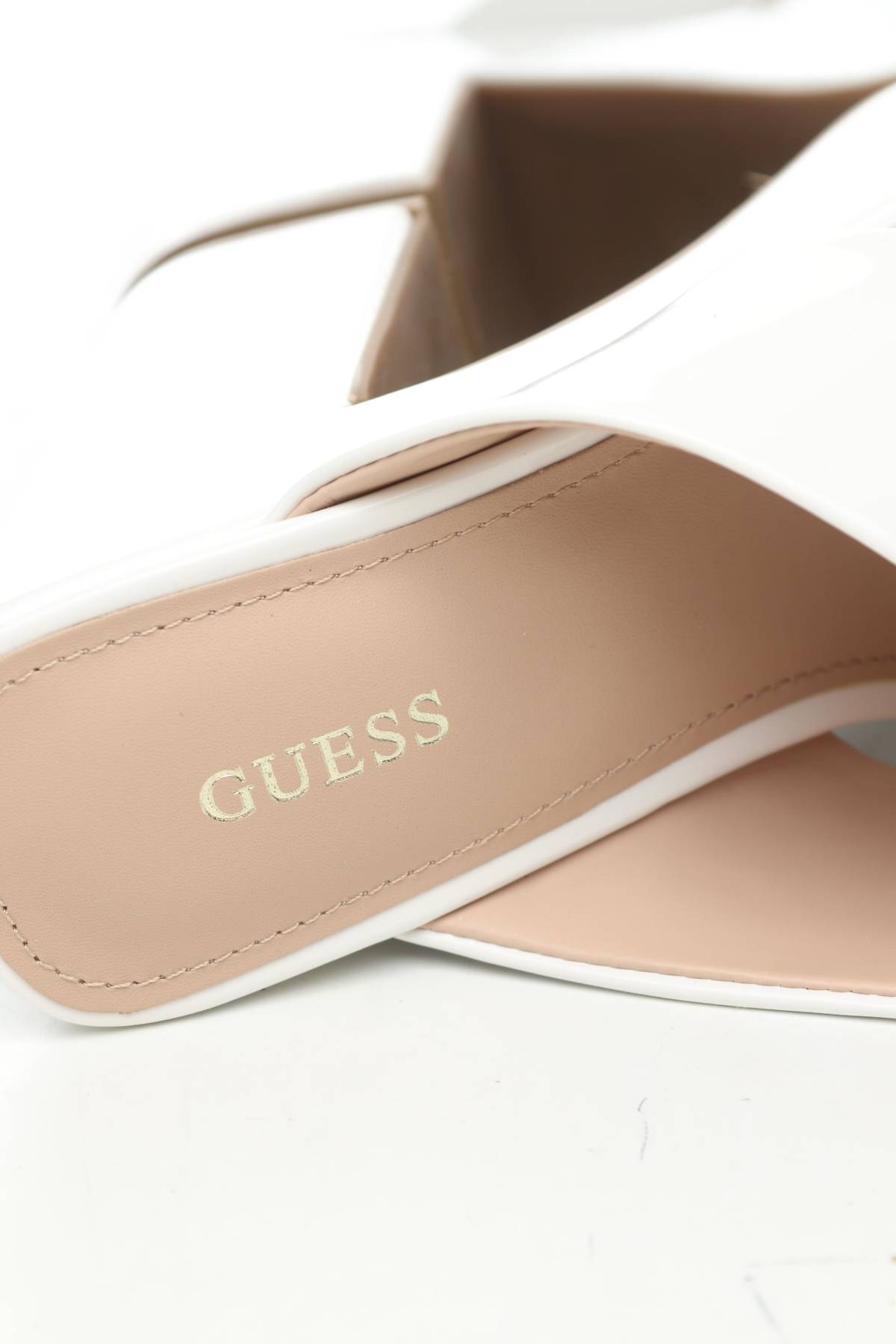 Чехли Guess5 - Contour.bg Чехли Guess5