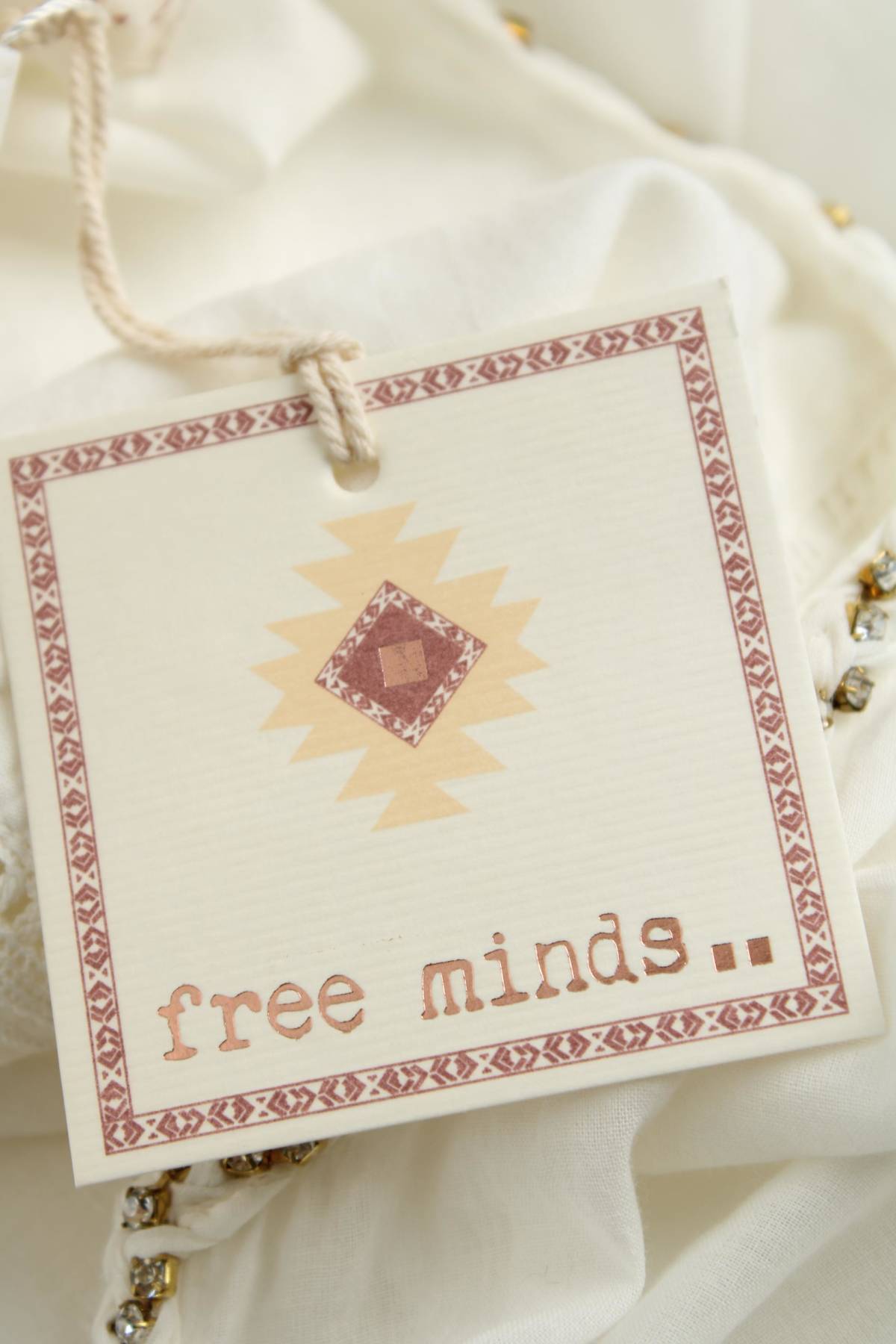 Γυναικεία μπλούζα free minds...3