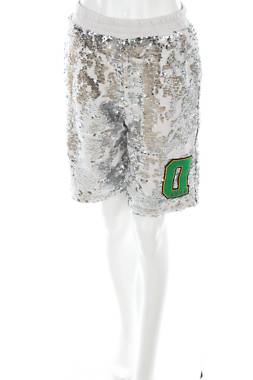 Дамски къс панталон Desigual1