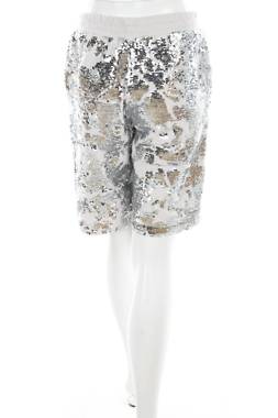 Дамски къс панталон Desigual2