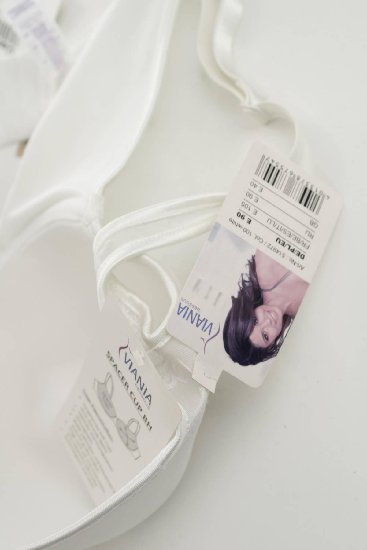 Сутиен Viania3