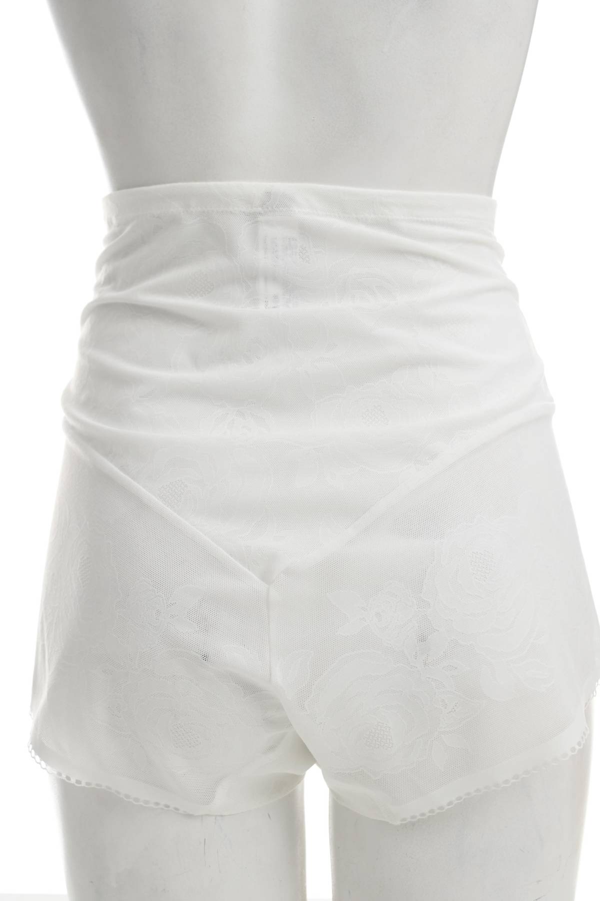 Стягащо бельо Triumph2