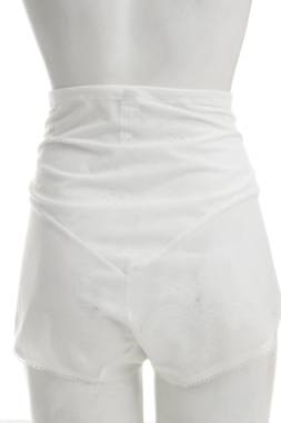 Стягащо бельо Triumph2