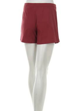 Дамски къс панталон United Colors Of Benetton2 - Contour.bg Дамски къс панталон United Colors Of Benetton2