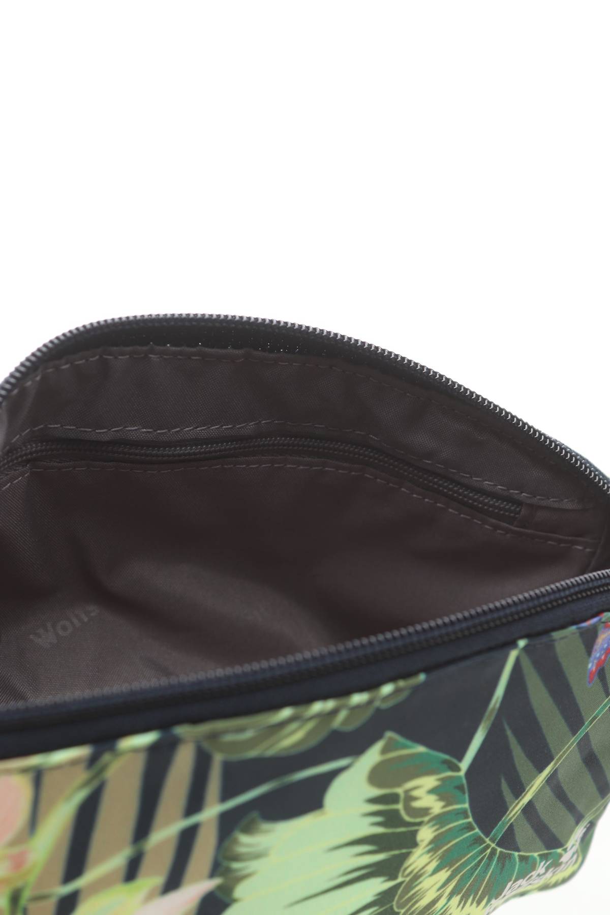 Несесер Jack Wolfskin6 - Contour.bg Несесер Jack Wolfskin6
