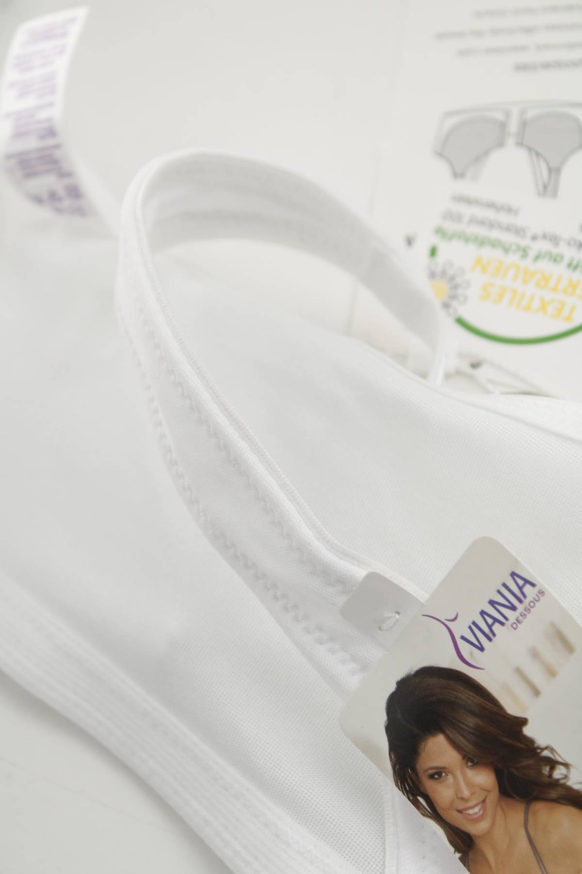 Сутиен Viania3