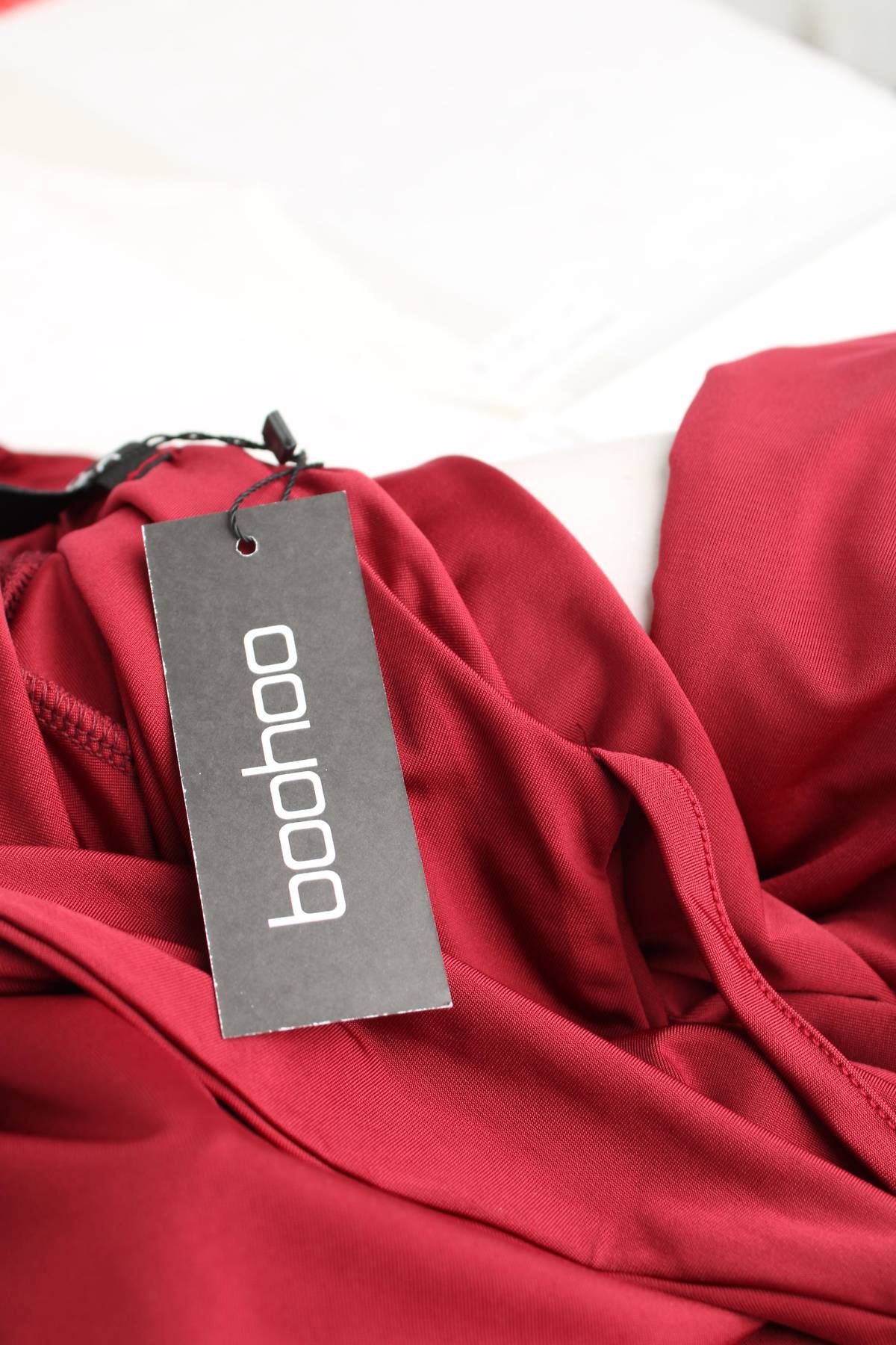 Рокля Boohoo3