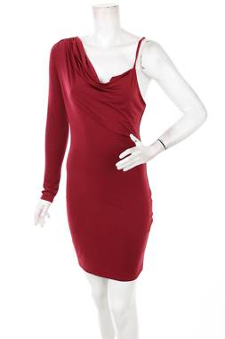 Рокля Boohoo1
