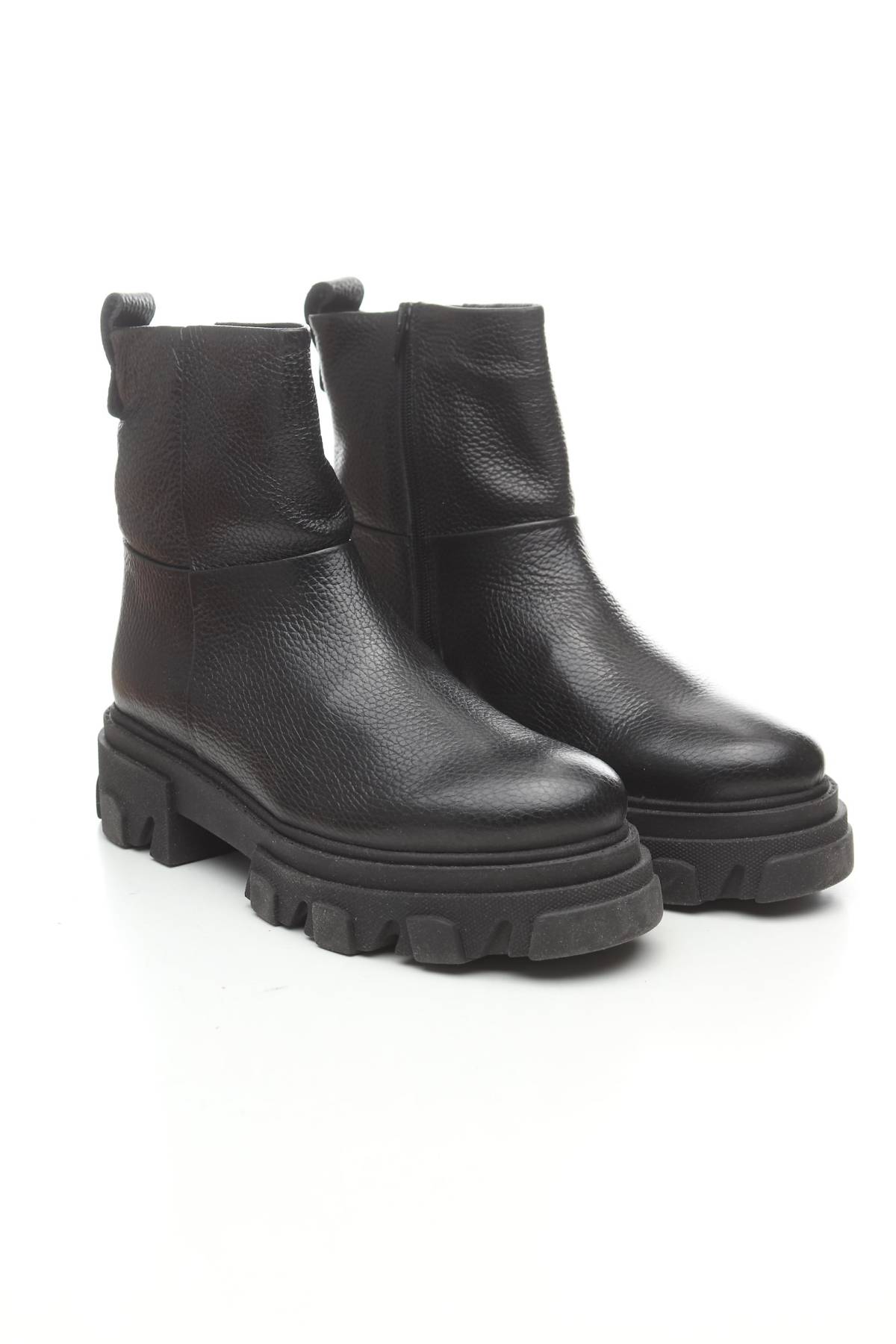 Дамски боти About You3