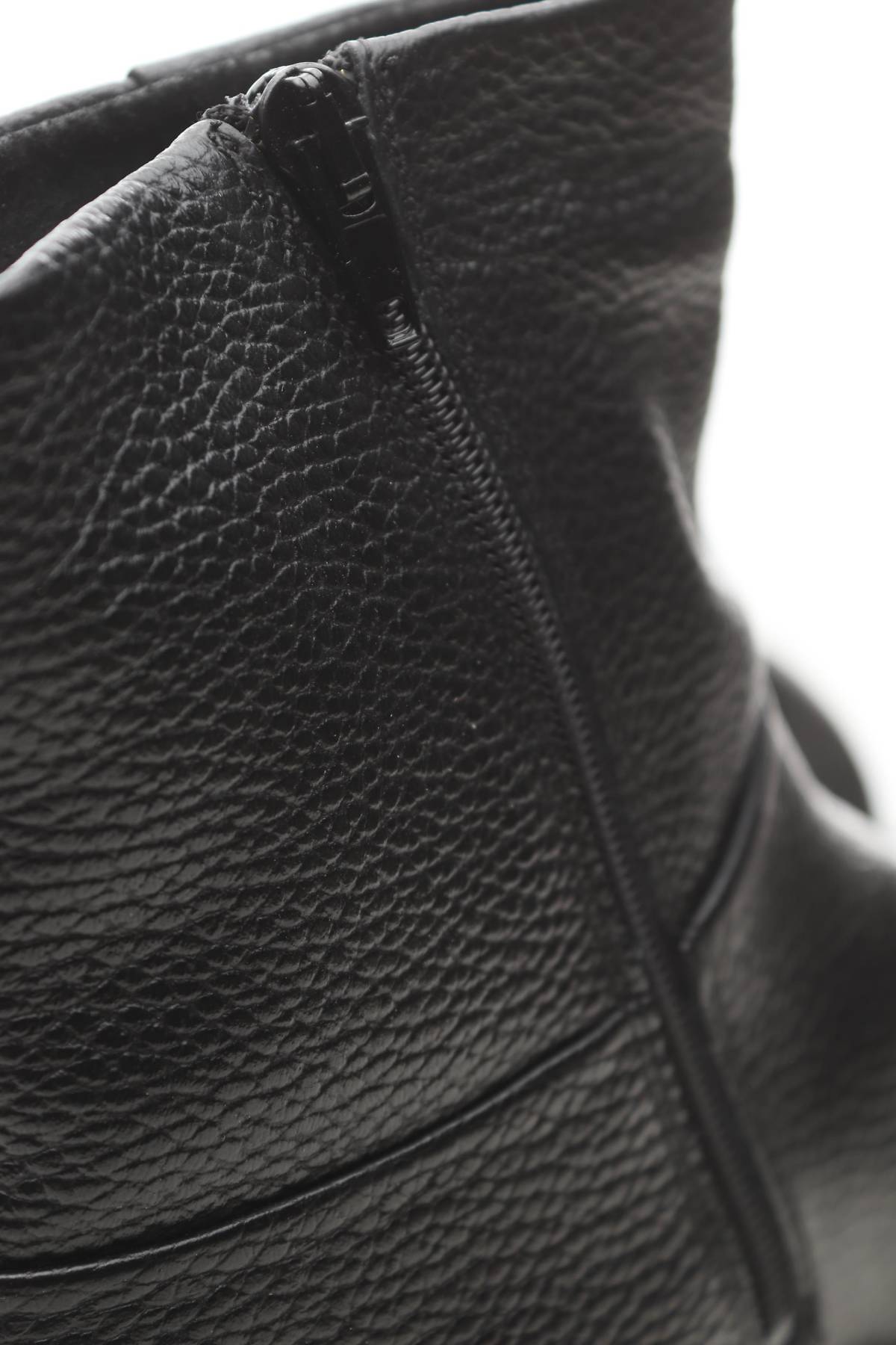 Дамски боти About You5