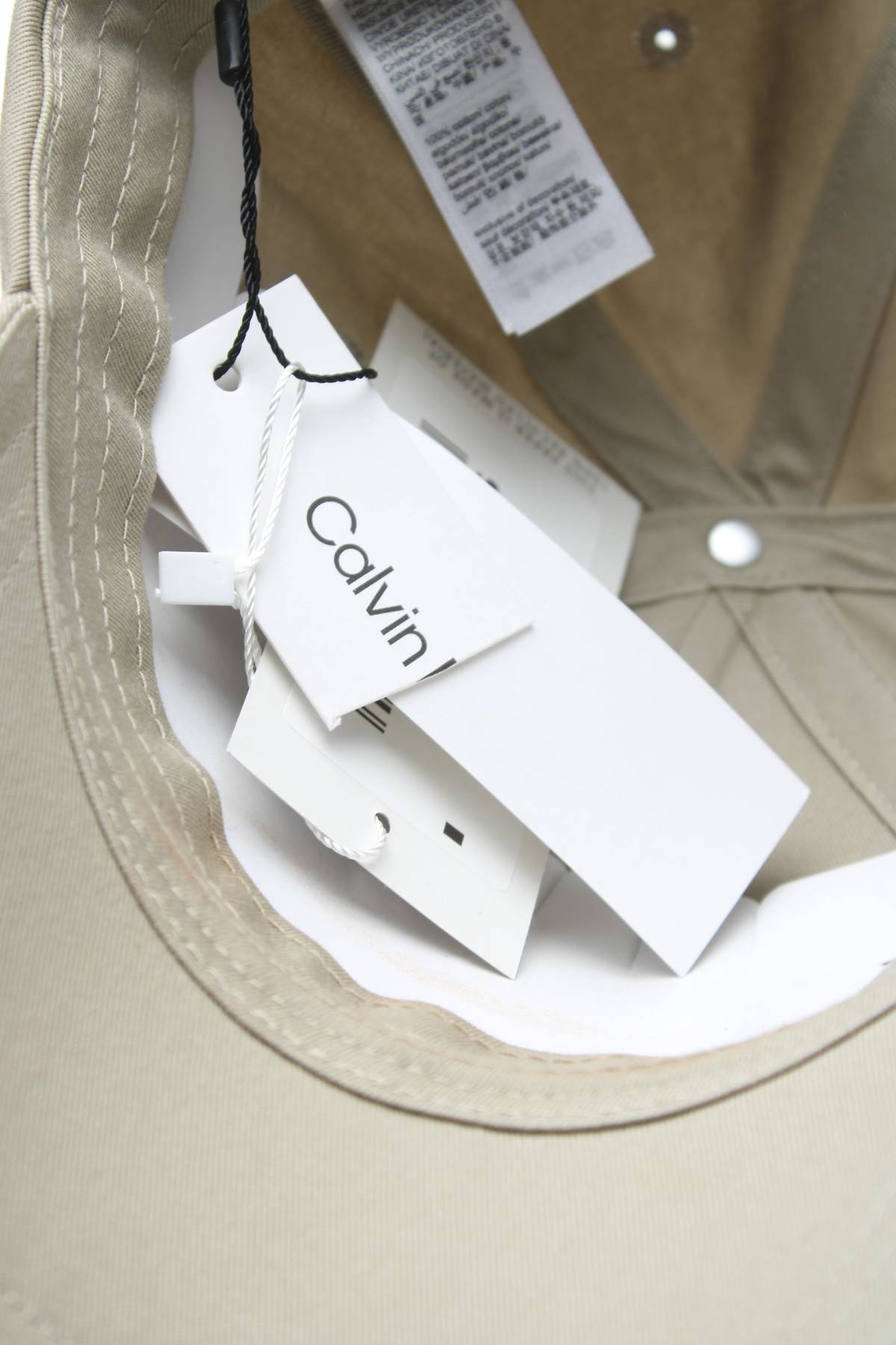 Шапка Calvin Klein3 - Contour.bg Шапка Calvin Klein3