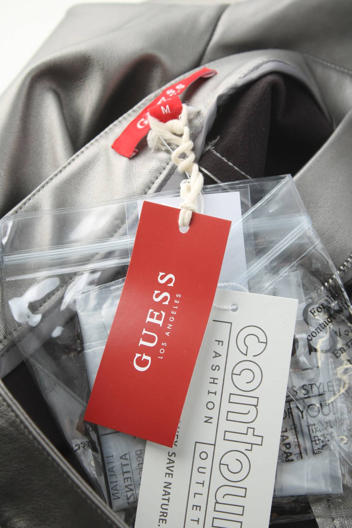 Γυναικείο δερμάτινο παντελόνι Guess3