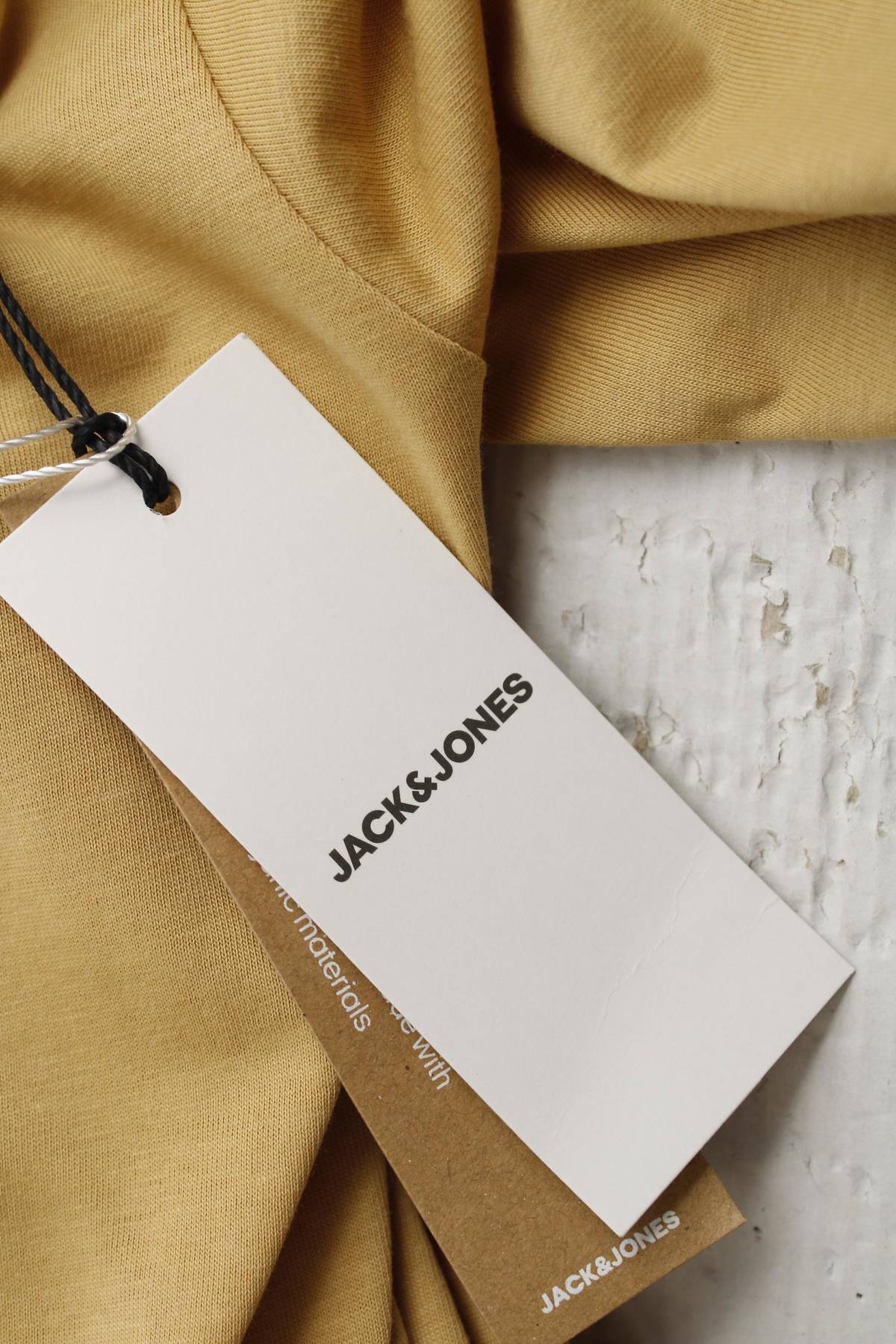 Мъжка тениска Jack & Jones3 - Contour.bg Мъжка тениска Jack & Jones3