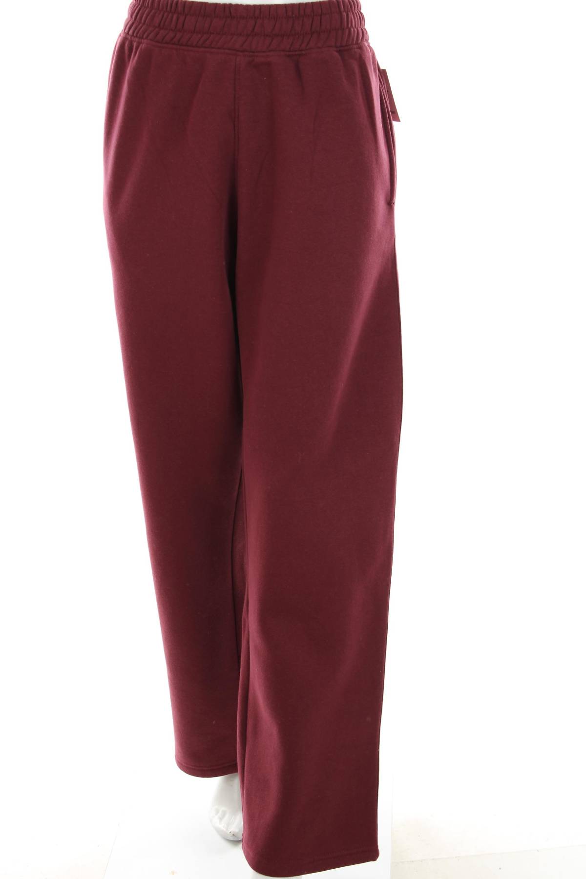 Γυναικείο αθλητικό παντελόνι Pretty Little Thing1