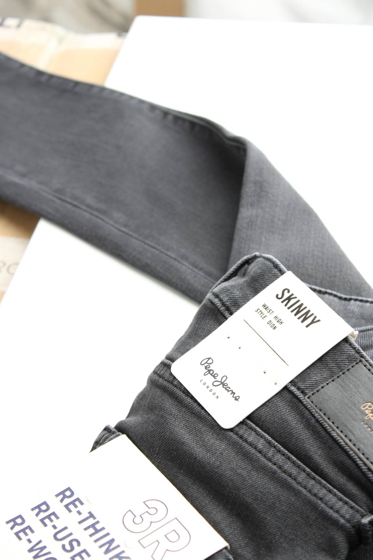 Γυναικεία τζιν Pepe Jeans3