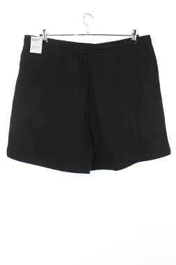 Дамски къс спортен панталон Nike2