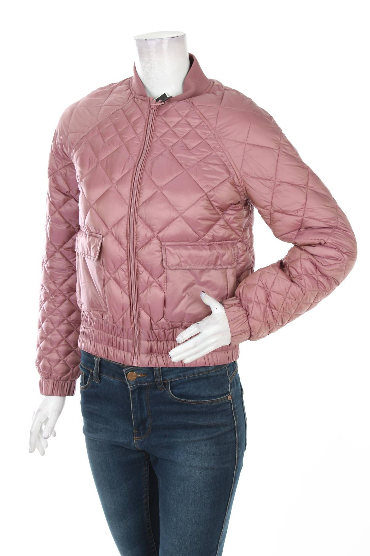 Дамско яке Guess1