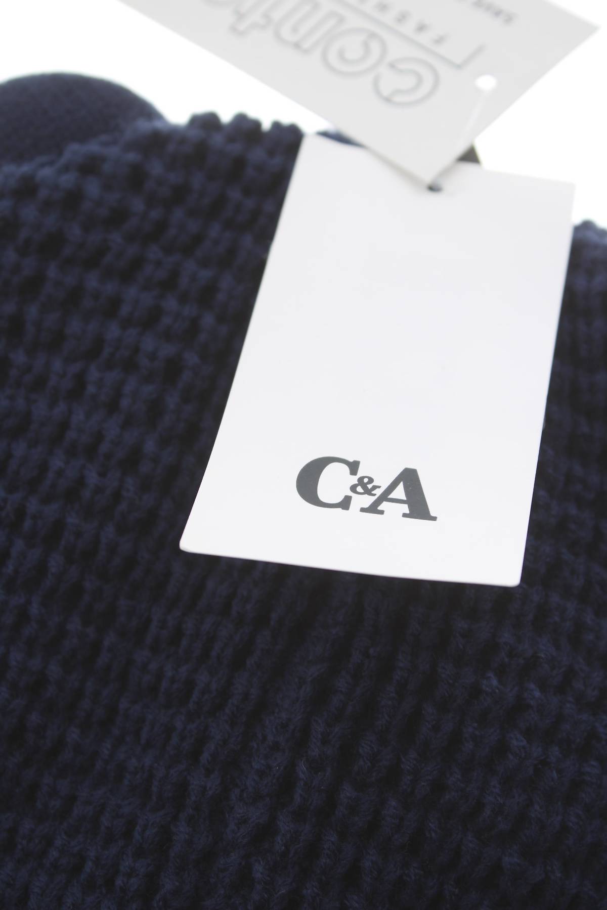 Детска шапка C&A3