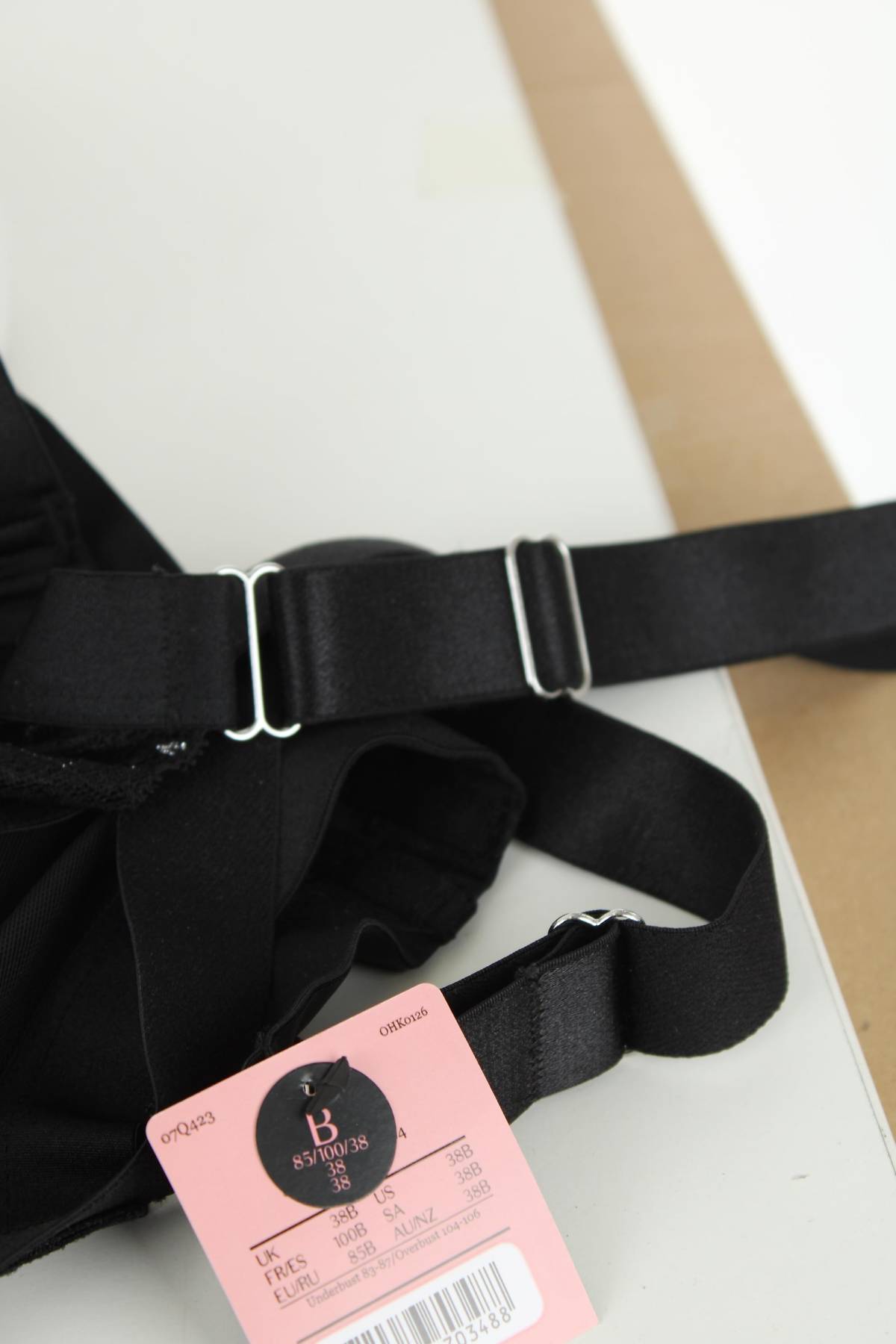 Сутиен Hunkemoller3