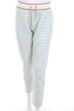 Γυναικείο παντελόνι Guess1