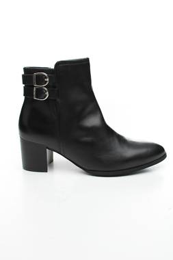 Дамски боти Jonak1