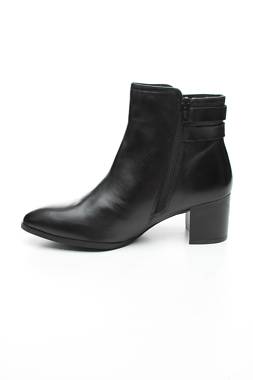 Дамски боти Jonak2