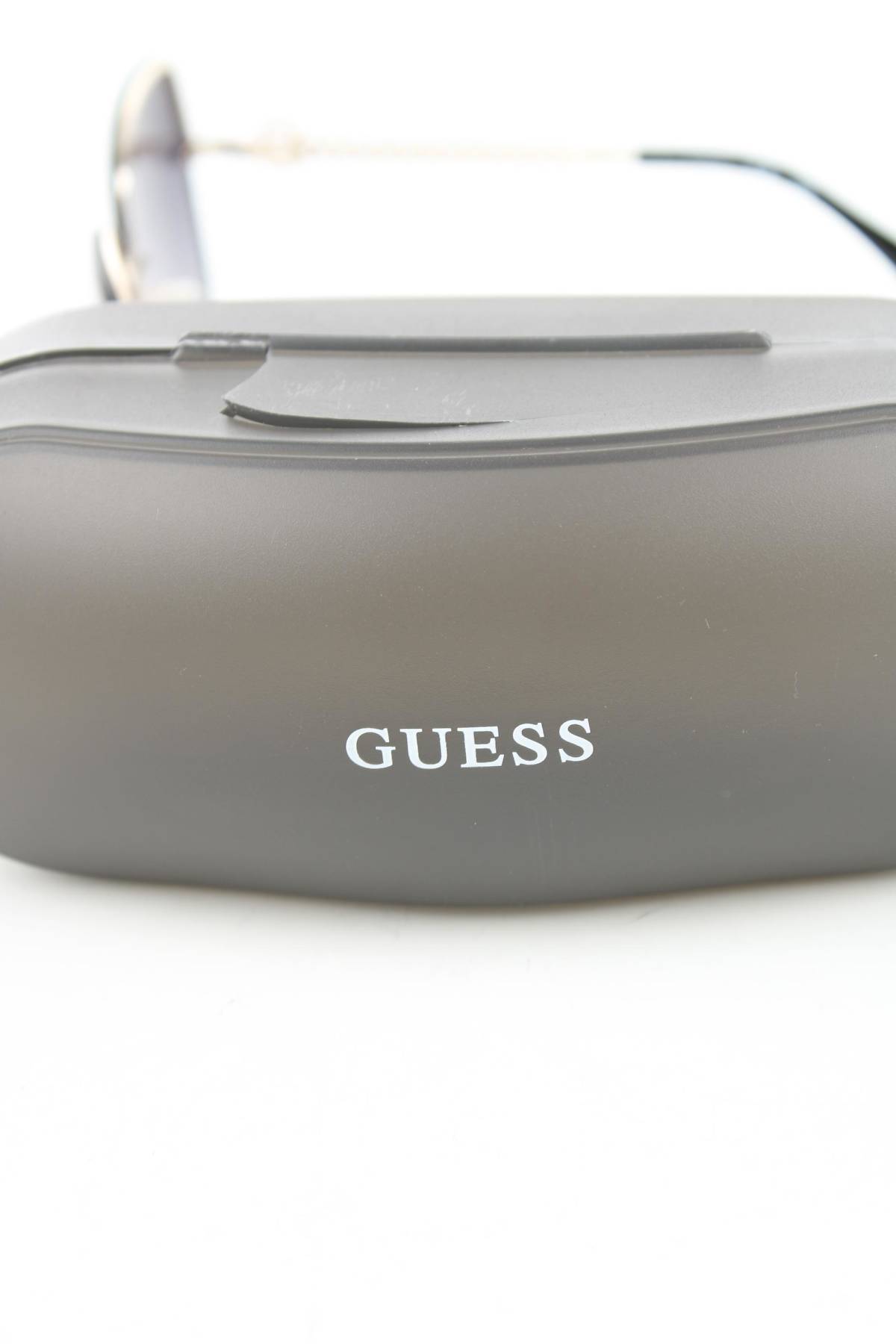 Слънчеви очила Guess4