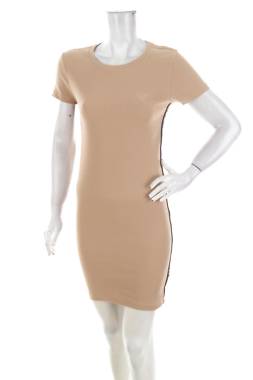 Рокля Guess1
