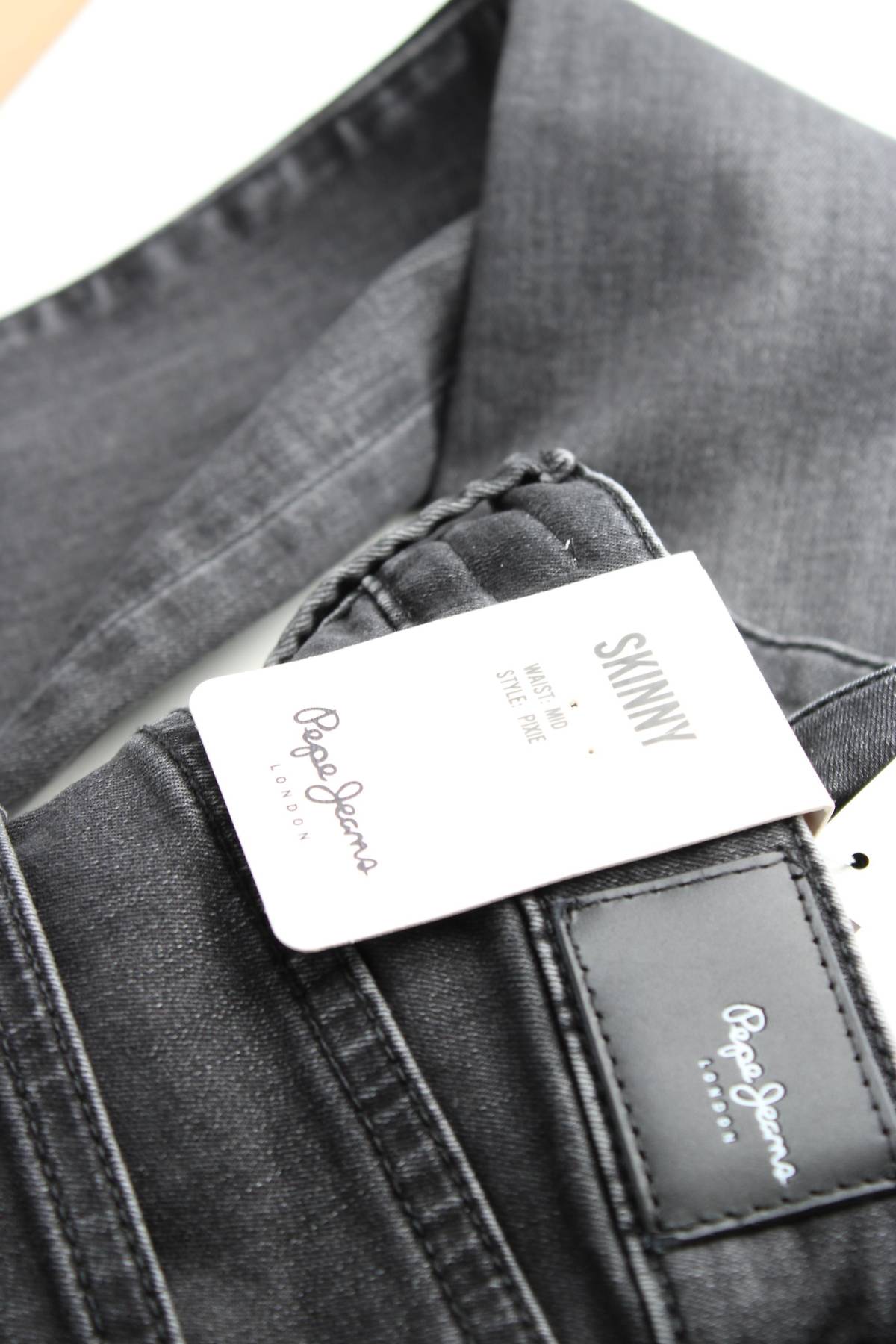 Γυναικεία τζιν Pepe Jeans3