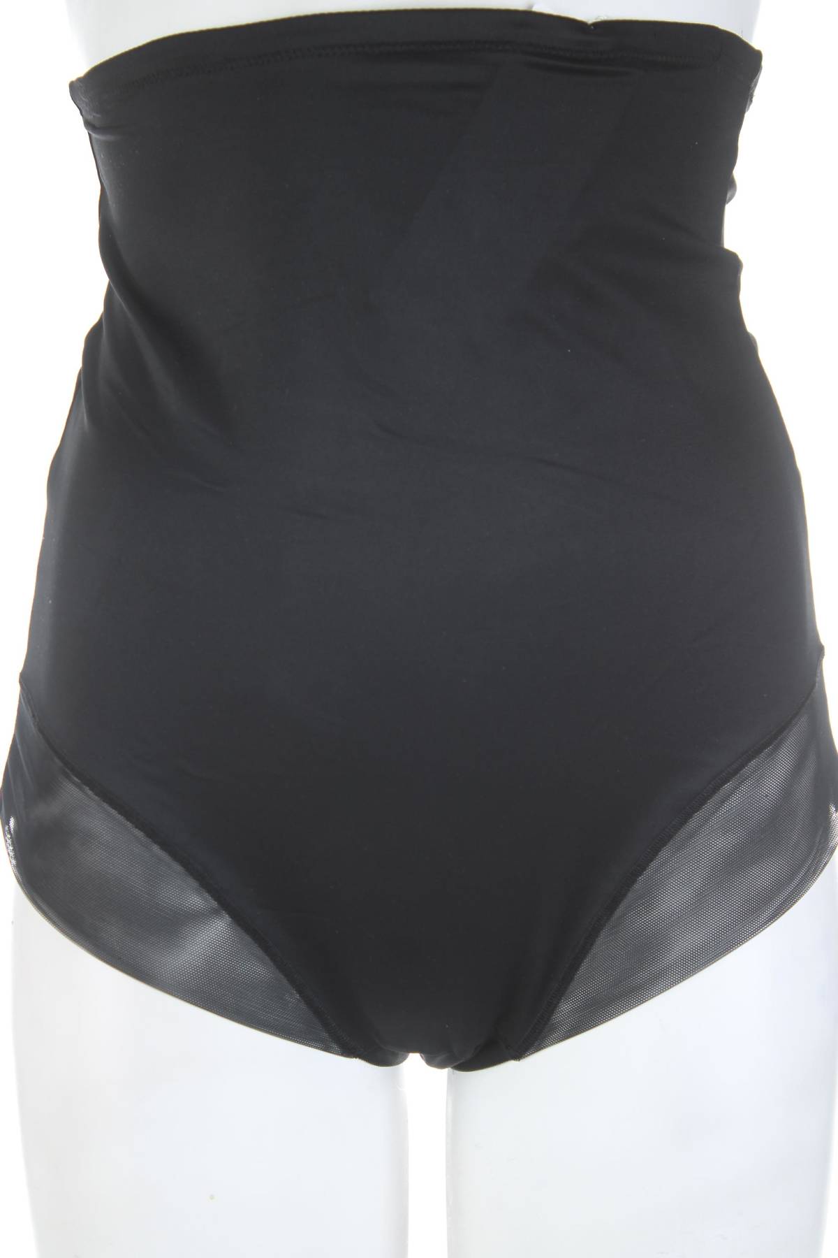 Стягащо бельо Triumph1