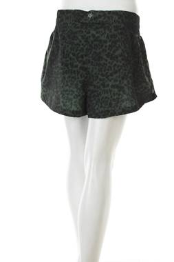 Дамски къс панталон Maje2