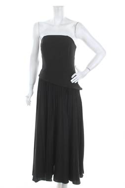 Рокля Michelle Keegan1