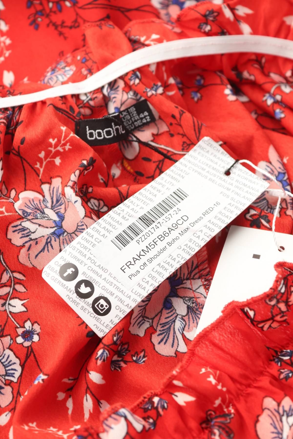 Рокля Boohoo3